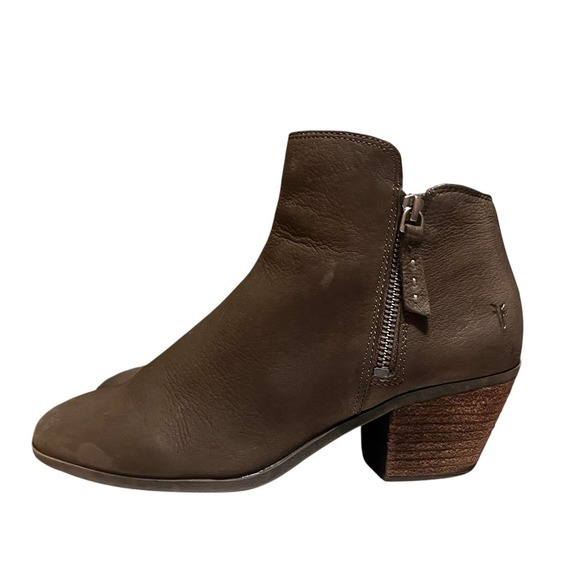 Frye Judith Zip Ankle Booties Dark Brown Nubuck Leather Womens Size 7M - Picture 1 of 16
